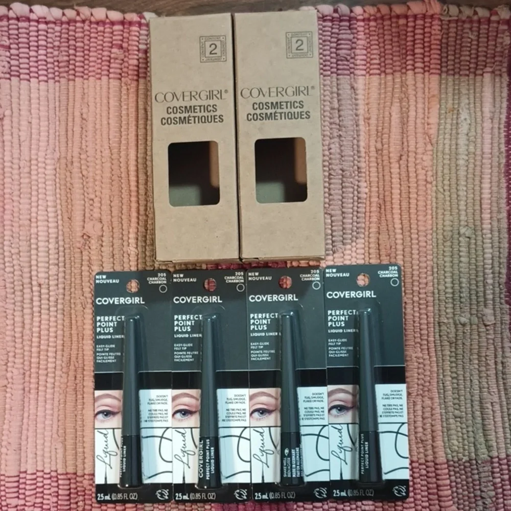 Covergirl Perfect Point Plus Liquid Eyeliner Charcoal 2 Boxes (4 total) NIB
